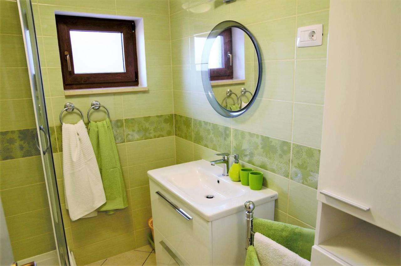 Amaryllis Residence, Apartment Diana & Deluxe Rooms With Shared Kitchen Veli Lošinj Dış mekan fotoğraf