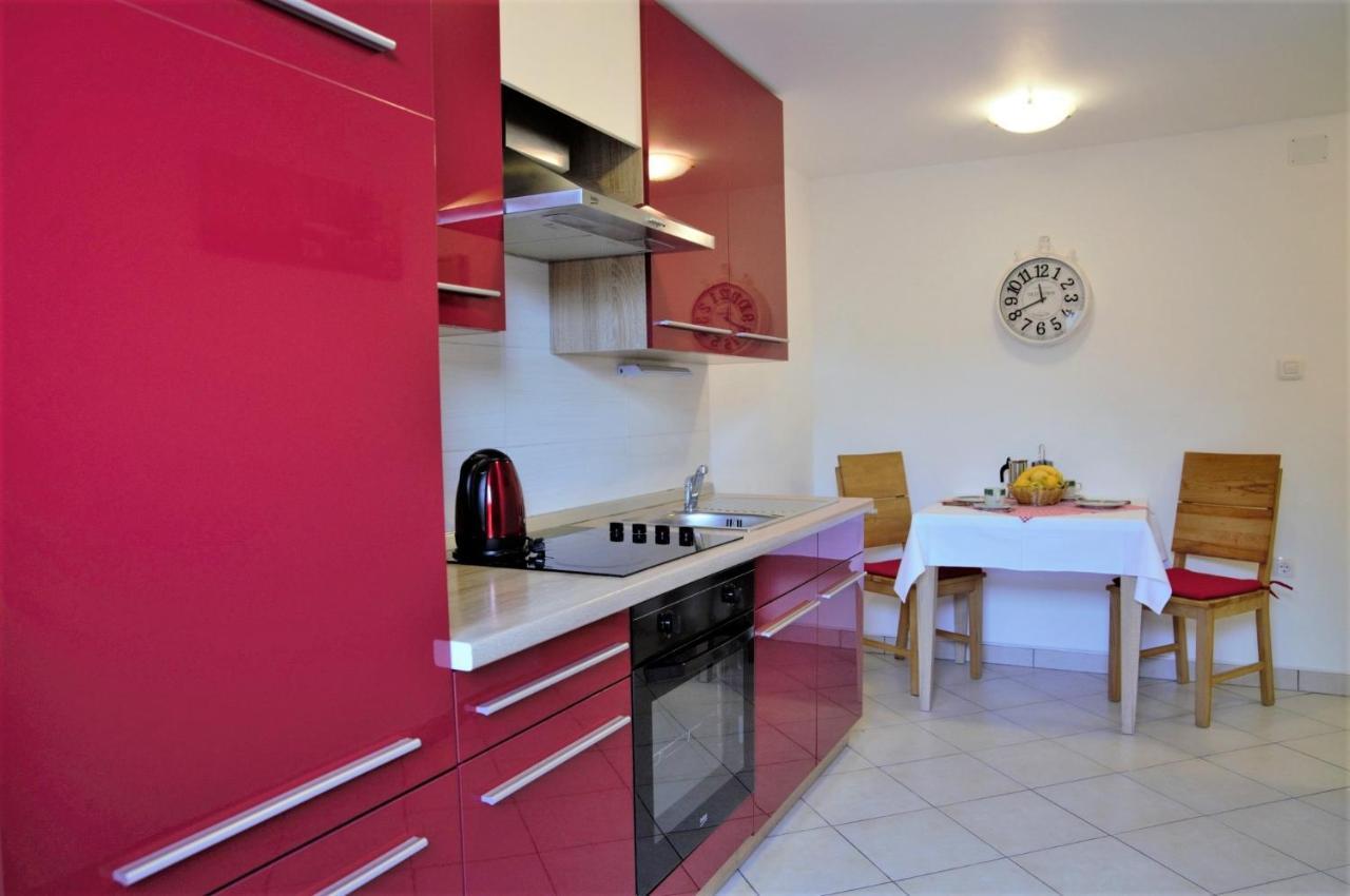 Amaryllis Residence, Apartment Diana & Deluxe Rooms With Shared Kitchen Veli Lošinj Dış mekan fotoğraf